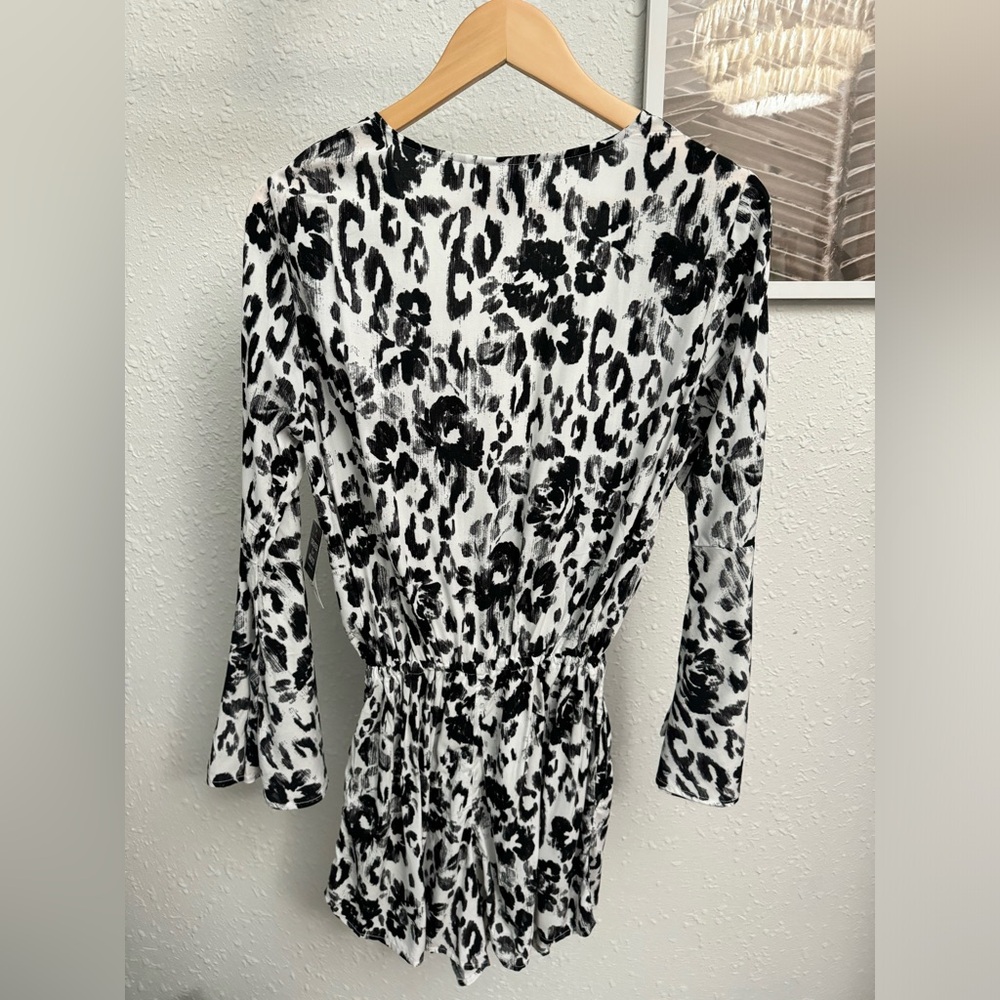 Women's Spot Garden Knot-Front Long-Sleeve Romper NWT - Picture 7 of 10